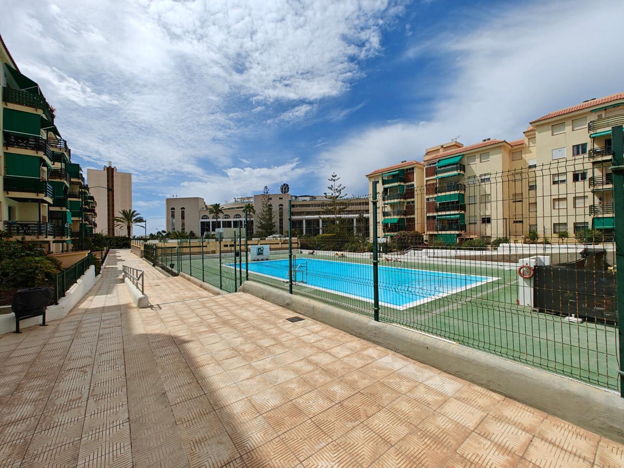 Sun Apartment - 3 Bedrooms, Priv Parking, Pool, Ac, Tv Channels, Fibre Net Los Cristianos  Εξωτερικό φωτογραφία