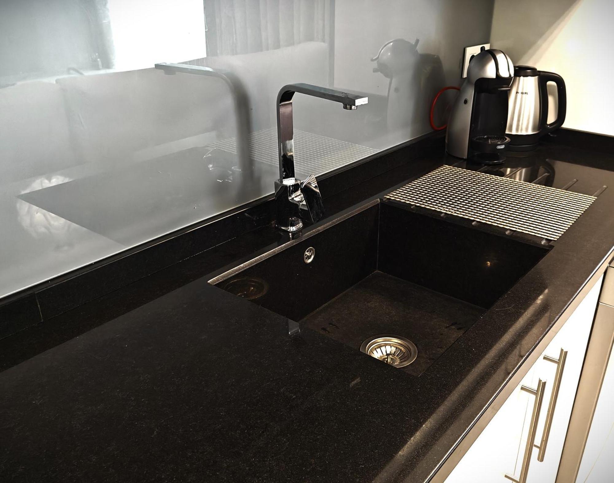 Sun Apartment - 3 Bedrooms, Priv Parking, Pool, Ac, Tv Channels, Fibre Net Los Cristianos  Εξωτερικό φωτογραφία