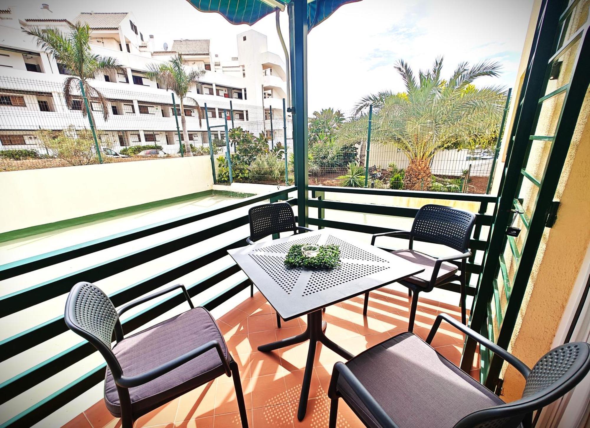 Sun Apartment - 3 Bedrooms, Priv Parking, Pool, Ac, Tv Channels, Fibre Net Los Cristianos  Εξωτερικό φωτογραφία