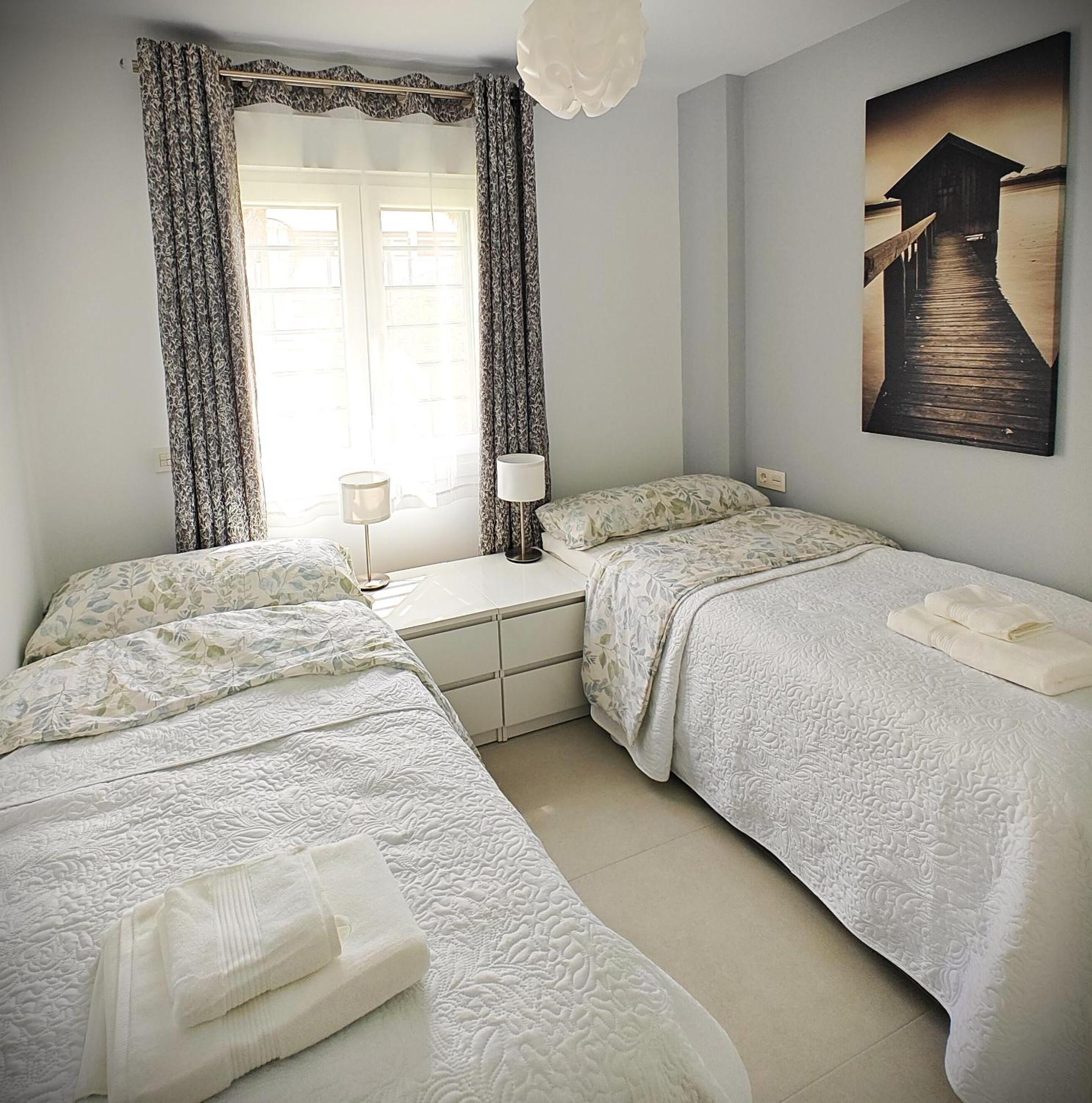 Sun Apartment - 3 Bedrooms, Priv Parking, Pool, Ac, Tv Channels, Fibre Net Los Cristianos  Εξωτερικό φωτογραφία